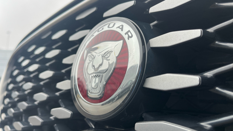 Jaguar F-Pace 2.0 P400e R-Dynamic SE 5dr Auto AWD Estate